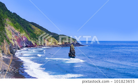 Fudeshima Island in Izu Oshima is a power spot [Attractions in Oshima Town, Tokyo] 101823655