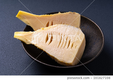 Boiled bamboo shoots 101827108
