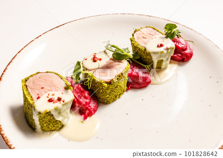 Green crusted pork loin Green crusted pork loin 101828642
