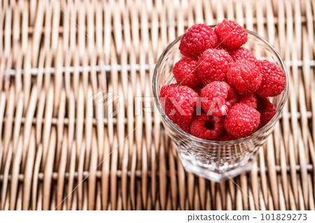 Fresh raspberries Fresh raspberries 101829273