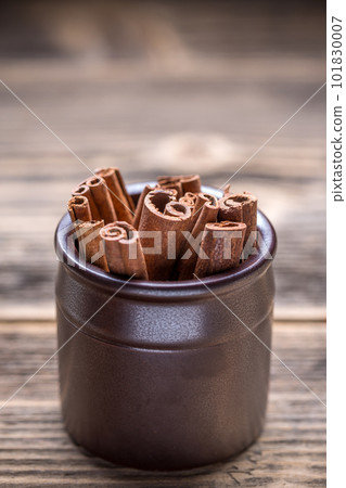 Cinnamon sticks Cinnamon sticks 101830007