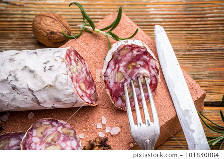 Salami Salami 101830084