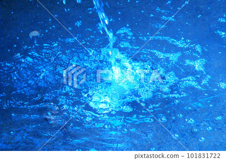 Color flow river transparent transparent (registered April 2023) Color flow river transparent transparent (registered April 2023) 101831722
