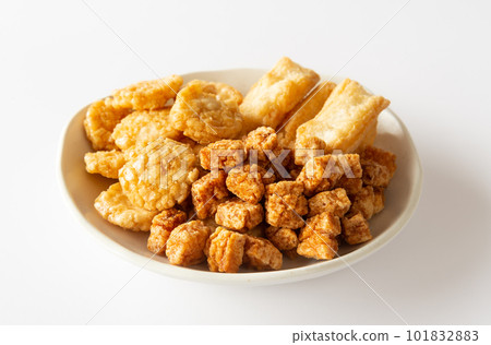 Various rice crackers, sweets, fried rice crackers, okaki Various rice crackers, sweets, fried rice crackers, okaki 101832883