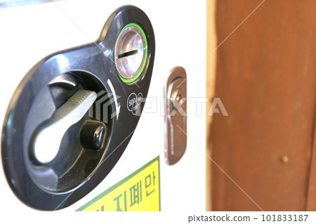 Coin slot of juice vending machine (Korea) Coin slot of juice vending machine (Korea) 101833187