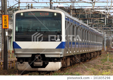 Tohoku Main Line E531 series 3000 arriving at Kuroiso Station (Kuroiso ⇔ Shin-Shirakawa: One-man operation) Tohoku Main Line E531 series 3000 arriving at Kuroiso Station (Kuroiso ⇔ Shin-Shirakawa: One-man operation) 101835298
