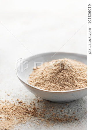Hickory smoked sea salt Hickory smoked sea salt 101836019