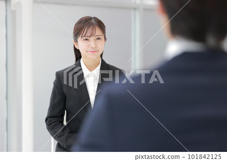 求職_女性參加面試考試_1 求職_女性參加面試考試_1 101842125