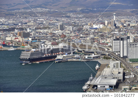 Photographing the scenery of the cruise ship Westerdam, which is anchored at Hakodate Port, Hakodate City, Hokkaido in spring from Mt. Hakodate Photographing the scenery of the cruise ship Westerdam, which is anchored at Hakodate Port, Hakodate City, Hokkaido in spring from Mt. Hakodate 101842277