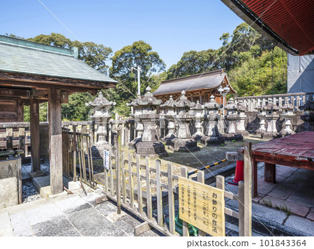 Takiyama Toshogu Shrine (Okazaki City) Aoi Gomon Stone Lantern 101843364