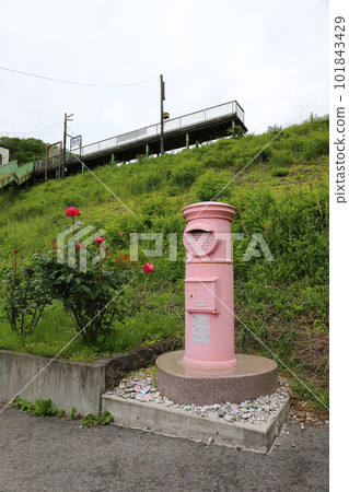 圓形郵筒的岩手大船渡風景（三陸鐵道小石濱站） 101843429
