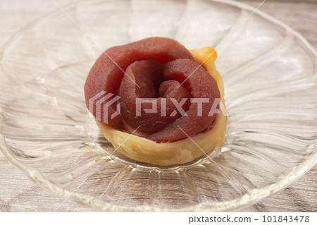 Apple pie with compote 101843478