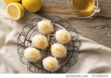 homemade lemon cake homemade lemon cake 101846387