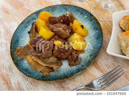 Traditional dish of French cuisine is Beef bourguignon 101847608