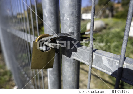 Padlock with a chain 101853952