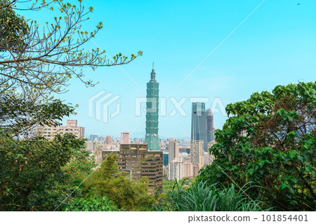 Beautiful of Taipei city from Elephant Mountain or Xiangshan, landmark and popular attractions. Taiwan Travel, vacation and Trip concept Beautiful of Taipei city from Elephant Mountain or Xiangshan, landmark and popular attractions. Taiwan Travel, vacation and Trip concept 101854401