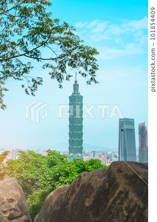 Beautiful of Taipei city from Elephant Mountain or Xiangshan, landmark and popular attractions. Taiwan Travel, vacation and Trip concept 101854409