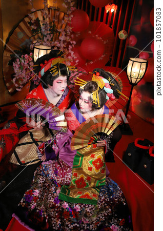日本女人和日本男人打扮成女人,兩人的花魁體驗,和服改造照片,和服體驗 日本女人和日本男人打扮成女人,兩人的花魁體驗,和服改造照片,和服體驗 101857083