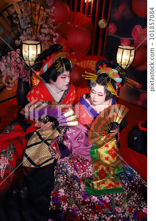 日本女人和日本男人打扮成女人,兩人的花魁體驗,和服改造照片,和服體驗 日本女人和日本男人打扮成女人,兩人的花魁體驗,和服改造照片,和服體驗 101857084