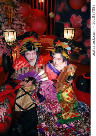 日本女人和日本男人打扮成女人,兩人的花魁體驗,和服改造照片,和服體驗 日本女人和日本男人打扮成女人,兩人的花魁體驗,和服改造照片,和服體驗 101857085