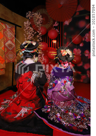 日本女人和日本男人打扮成女人,兩人的花魁體驗,和服改造照片,和服體驗 日本女人和日本男人打扮成女人,兩人的花魁體驗,和服改造照片,和服體驗 101857094