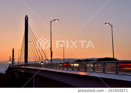 Evening view of the Ginga Ohashi Bridge over the Sagami River 101858871
