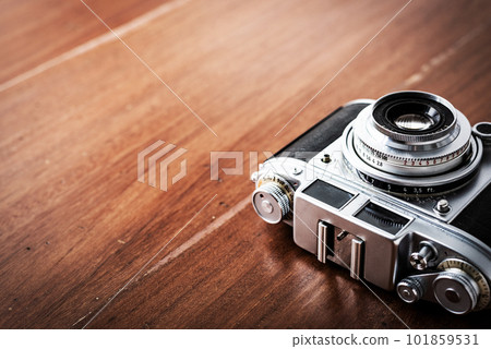 Old film camera 101859531