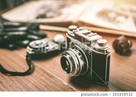 Old film camera 101859532