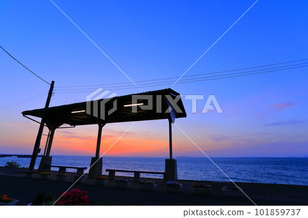 【愛媛縣】下灘站和Sunset（日本離海最近的車站） 101859737