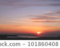 蒼白的大海和日落的風景照片 101860408
