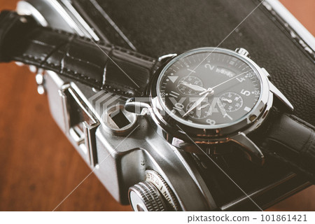 black men wristwatch 101861421