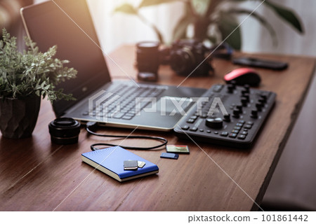 External hard drive 101861442