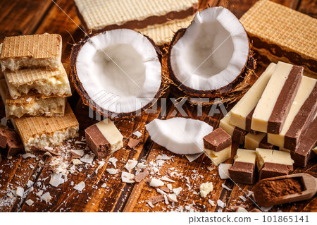 Wafer sandwich biscuits 101865141