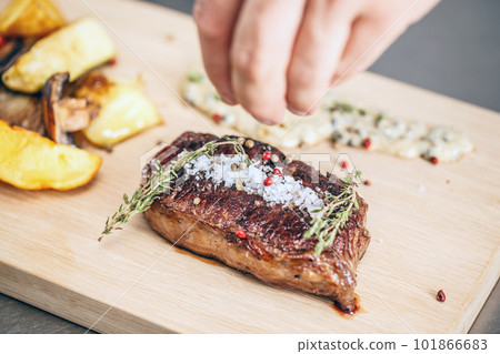 Grilled juicy beefsteak Grilled juicy beefsteak 101866683