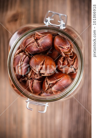 Sweet chestnuts Sweet chestnuts 101866918