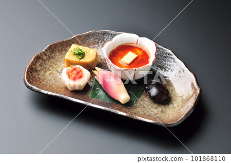 Appetizer/dinner at the inn/kaiseki cuisine 101868110