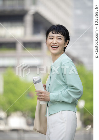 Middle woman with my bottle 101868367