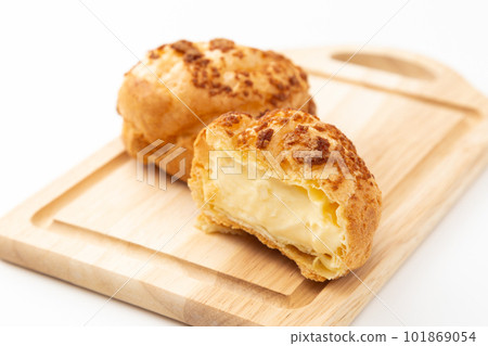 Cream puff white background 101869054