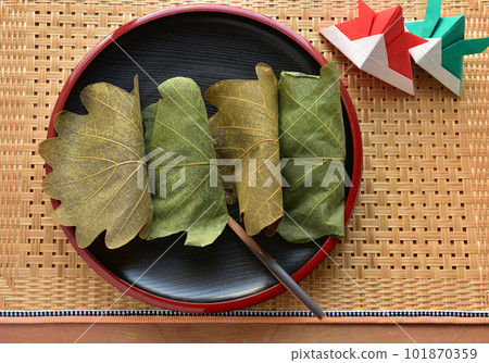 Japanese sweets Kashiwa Mochi 101870359