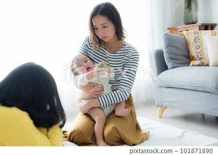 Living room baby parent and child 101871890