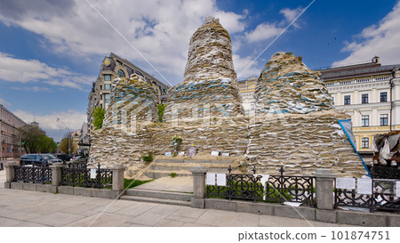 Kyiv, Ukraine - April 24, 2023: Covered monument to Princess Olga, St. Andrew the Apostle, educators Cyril and Methodius with sandbags to protect the historical heritage from Russian attack Kyiv, Ukraine - April 24, 2023: Covered monument to Princess Olga, St. Andrew the Apostle, educators Cyril and Methodius with sandbags to protect the historical heritage from Russian attack 101874751