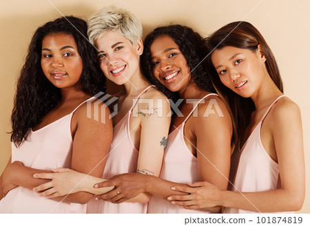 women, females, smiling 101874819