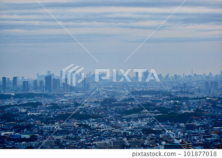 early morning tokyo early morning tokyo 101877018