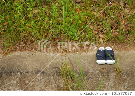 Children's shoes 101877057