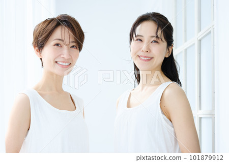 健康的女人肖像 健康的女人肖像 101879912