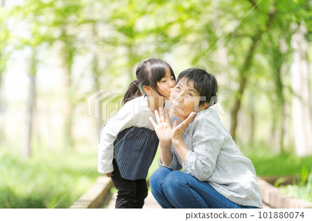 孫子和奶奶的合影 101880074