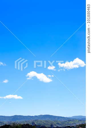 藍天和雲彩和山 藍天和雲彩和山 101880463