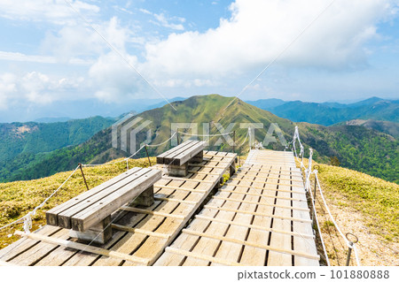 Climbing Mt. Tsurugi in Spring (Summit) 101880888