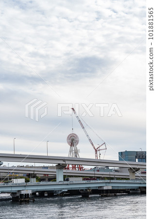 Ferris wheel under dismantling 101881565