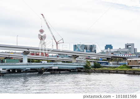 Ferris wheel under dismantling 101881566